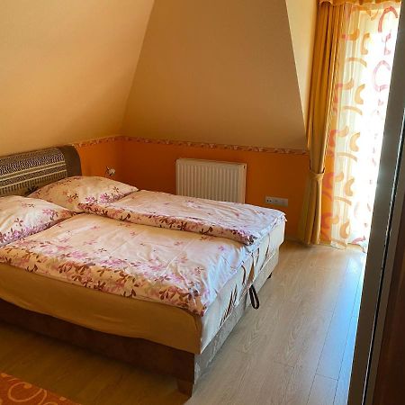 Panka Vendeghaz Emeleti Appartement Balatonboglár Buitenkant foto