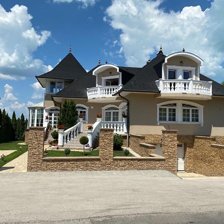 Panka Vendeghaz Emeleti Appartement Balatonboglár Buitenkant foto