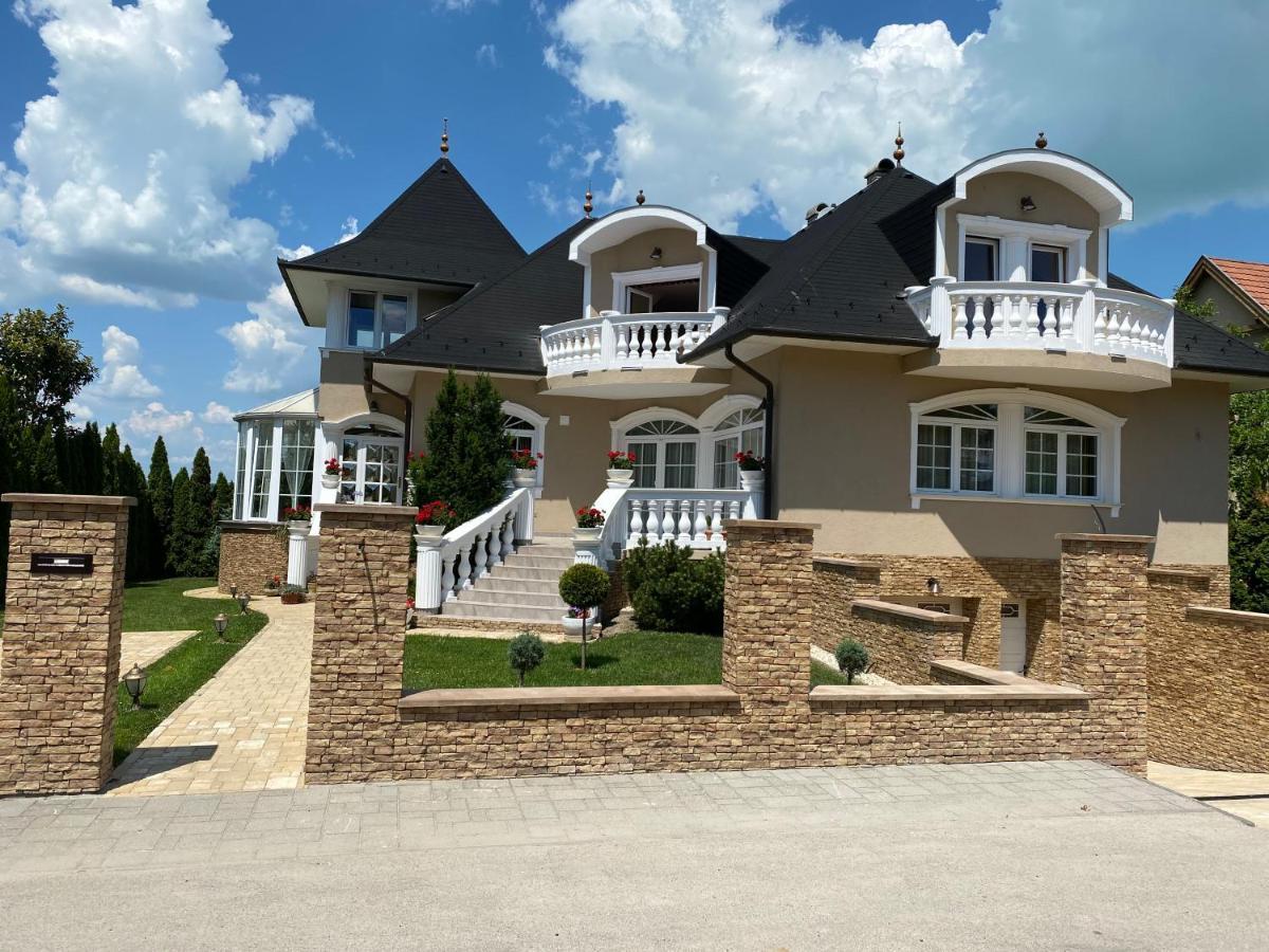Panka Vendeghaz Emeleti Appartement Balatonboglár Buitenkant foto